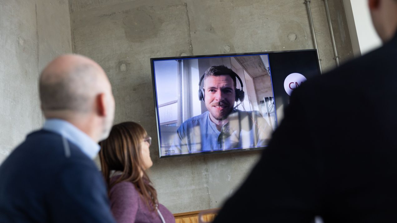 Microsoft Teams Konferenz im Münchner Office, Nahaufnahme