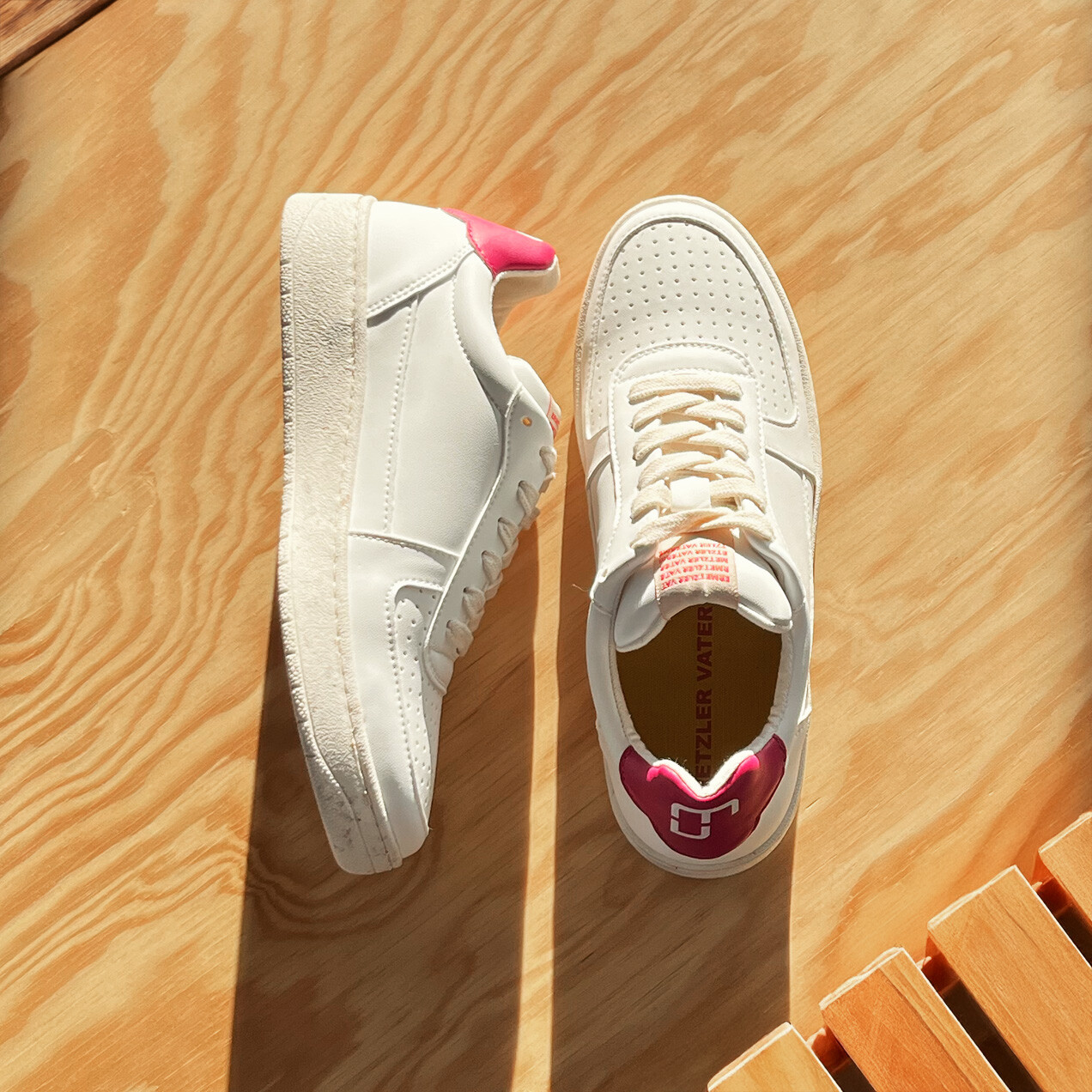 Schuhe_wenig_gelb